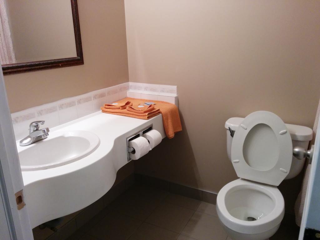 Bonnyville Hotel Luaran gambar